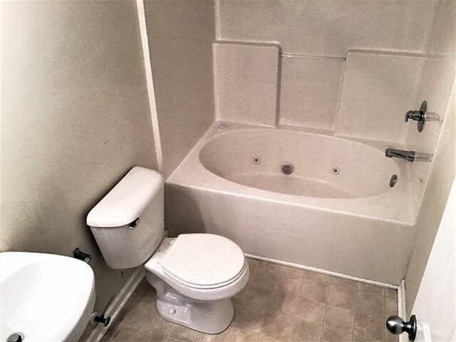 Building Photo - 3312 Vinewood Ct