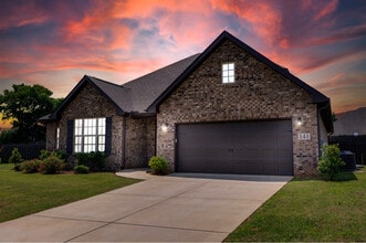 Building Photo - 141 Slade Thomas Dr