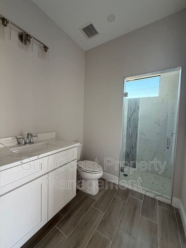 Building Photo - 1229 NE 19th Ave