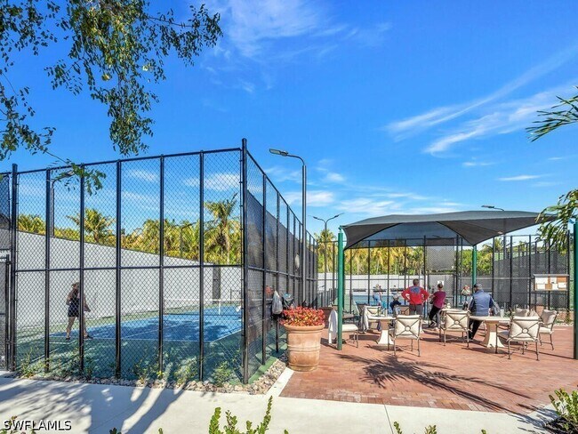 Building Photo - 10000 Isola Way
