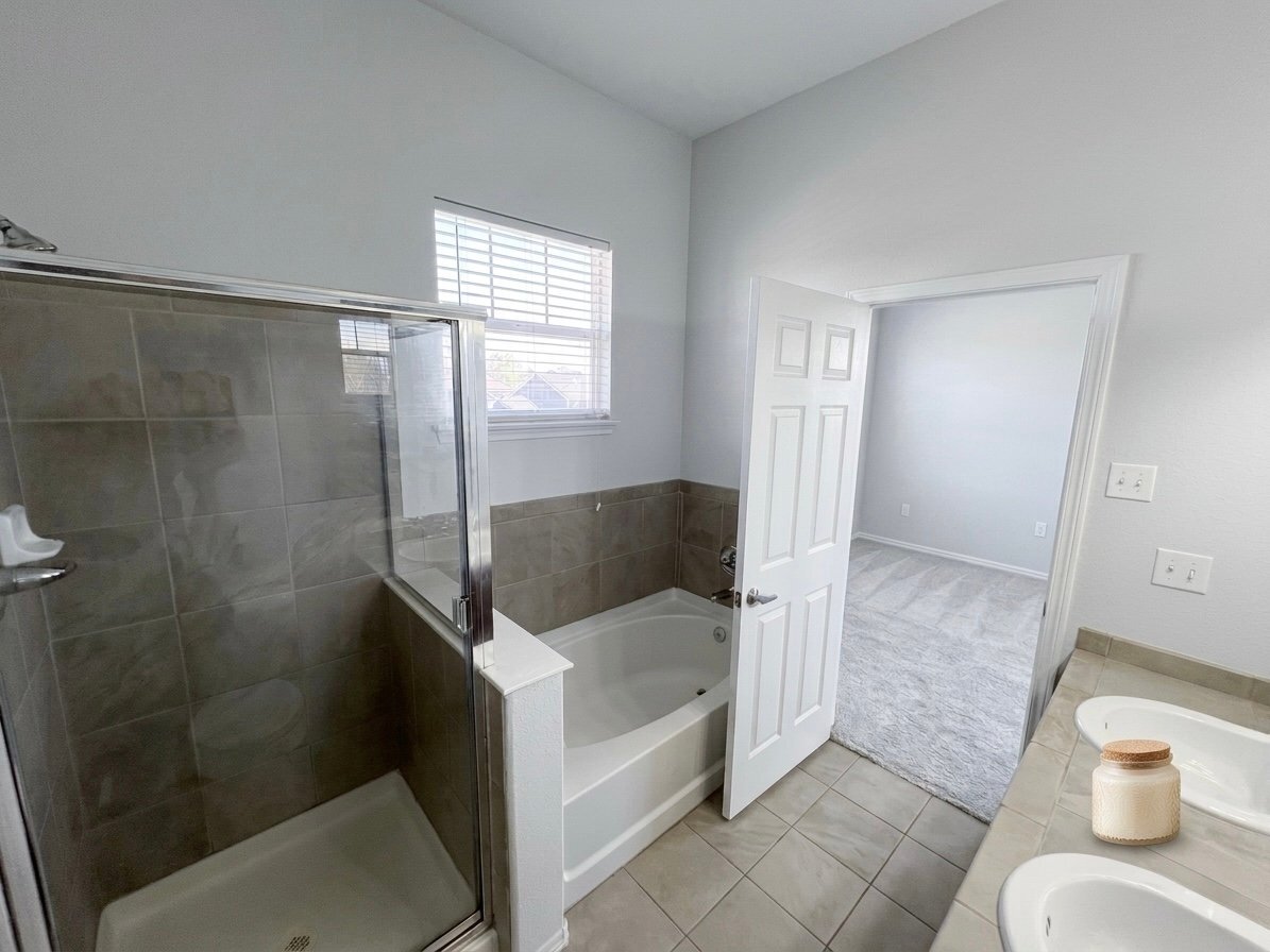 Building Photo - 8489 Canyon Rim Cir