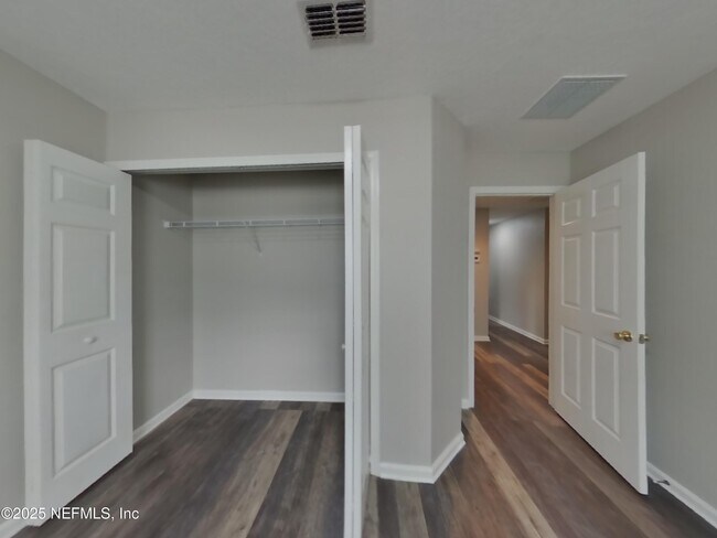 Building Photo - 76383 Timbercreek Blvd