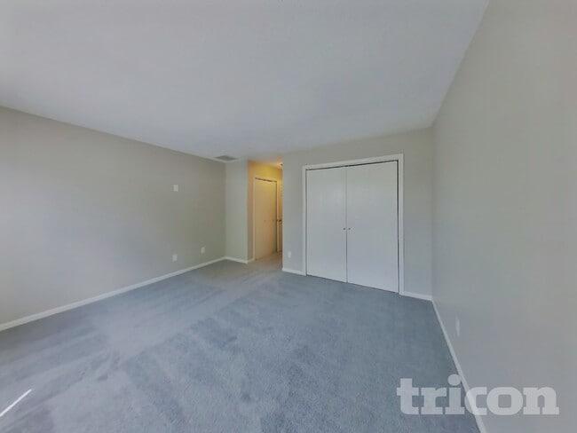 Building Photo - 4531 Riverbrook Ln