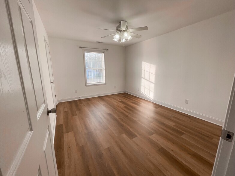 Building Photo - 2460 East 5th Street