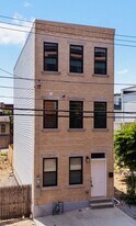 Building Photo - 1313 Reddour St