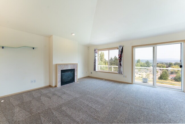 Building Photo - 7972 39th Ave S