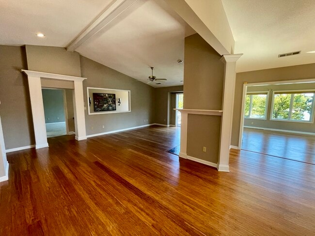 Building Photo - 209 Bokoshe Cir