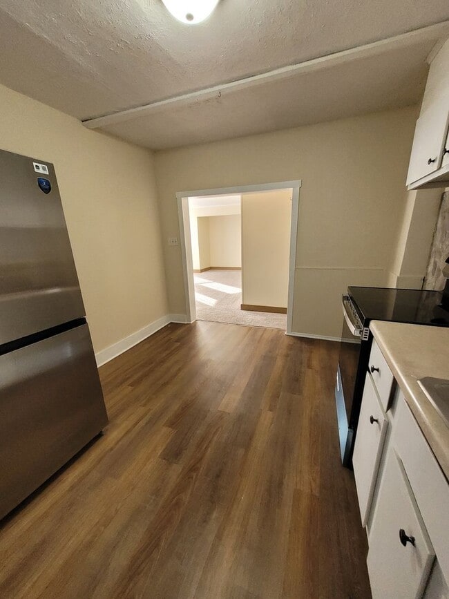 Building Photo - 52-54 East Chestnut Street