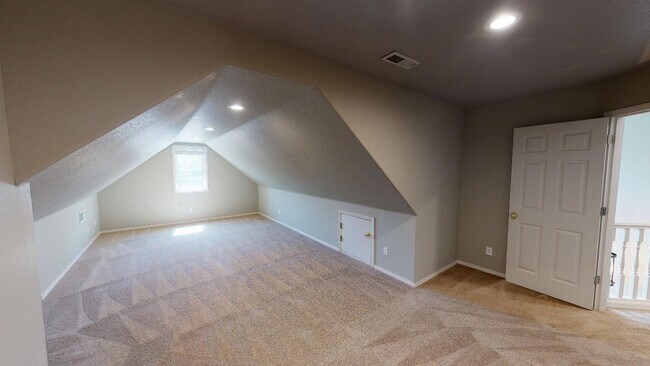 Building Photo - Wilsonville - Newly Updated 4 Bed + Bonus,...