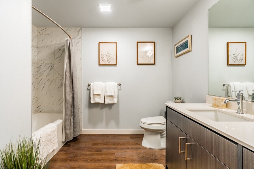 Building Photo - 320 Queen Anne Ave N