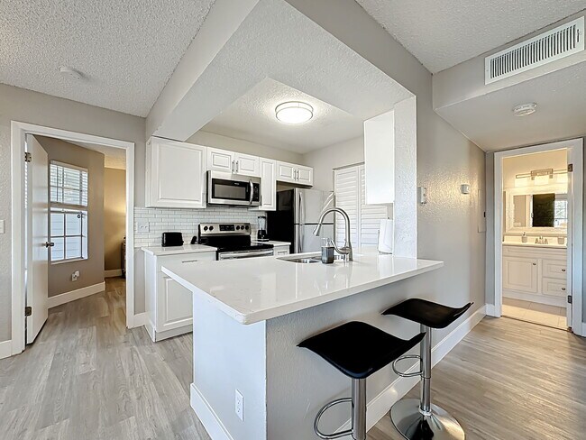 Building Photo - Westwood Boulevard, Orlando, FL 32821 - 2 BR 2 BA condo