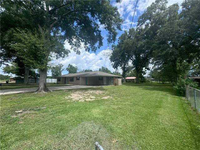 Building Photo - 208 Camellia Ave