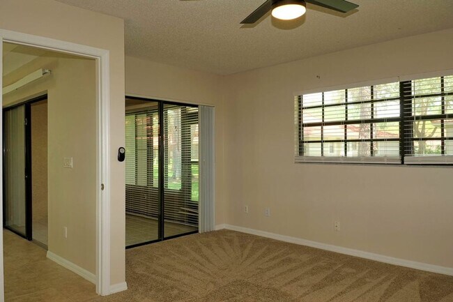 Building Photo - Dr. Phillips Townhome in Gated Community