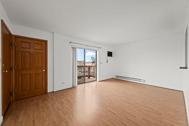 Building Photo - 1348 Geneva Dr