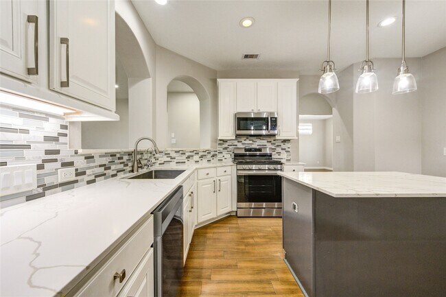 Building Photo - 20138 Jasper Oaks Dr