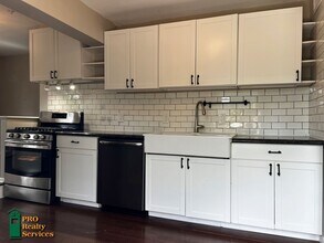 Building Photo - 3 Bedroom Bungalow in St. Louis Park