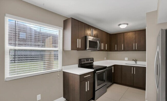 Building Photo - 414 E 12th Ave