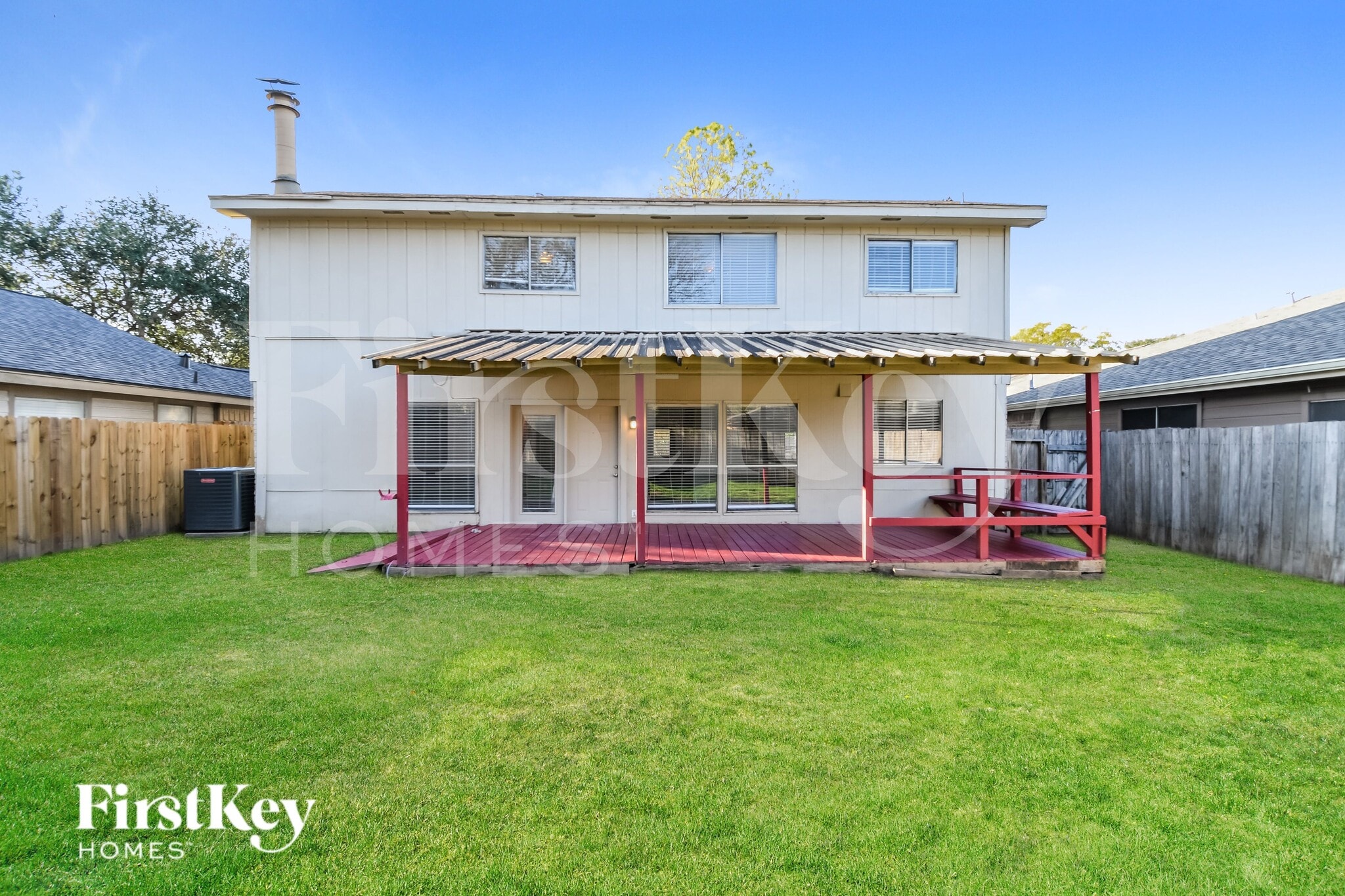 Building Photo - 15915 Vista Del Mar Dr