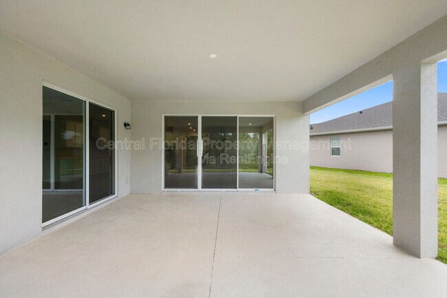 Building Photo - 13053 Pergola Ave