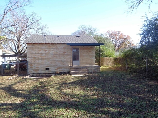 Building Photo - 2514 Johnson St