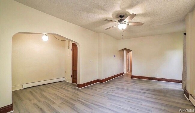 Building Photo - 1811 Weston Ave