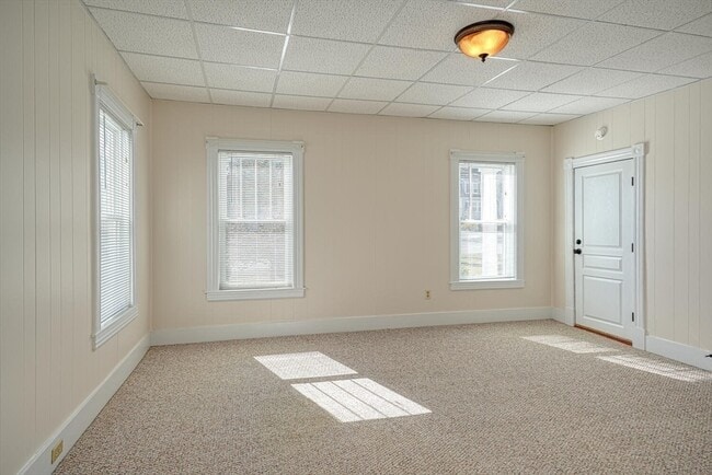 Building Photo - 319 Forge Village Rd