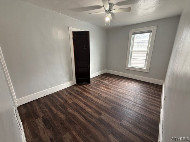 Building Photo - 1035 Oliver St