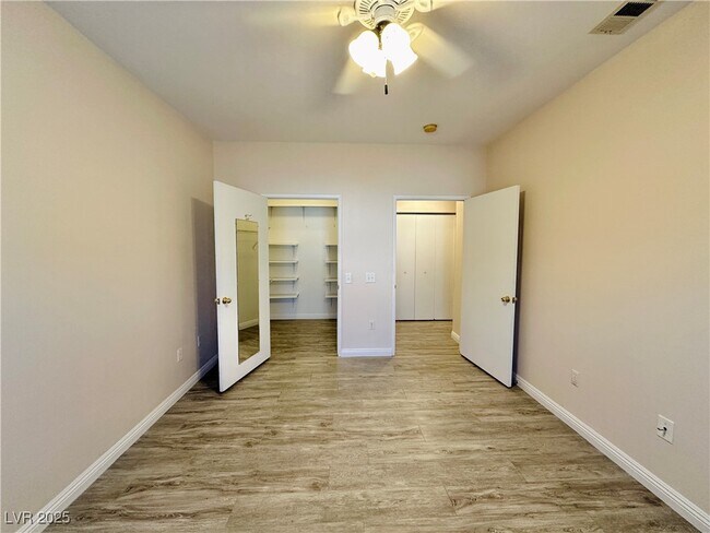 Building Photo - 5415 W Harmon Ave