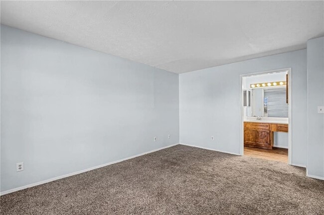 Building Photo - 1603 Augusta Dr