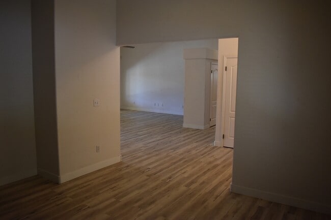 Building Photo - 6310 Diamond Ct