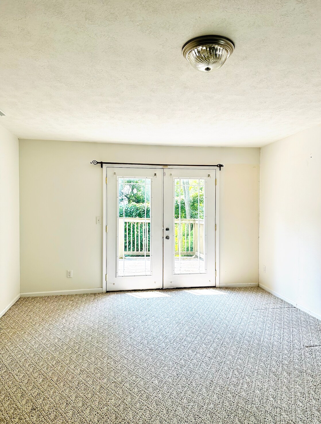 Building Photo - 1119 W 8th St