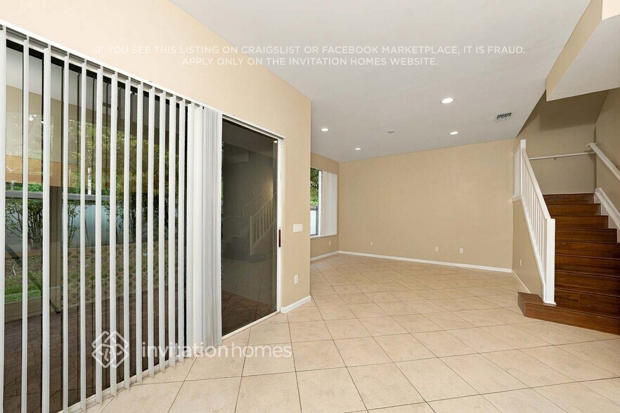 Building Photo - 6351 Bella Cir