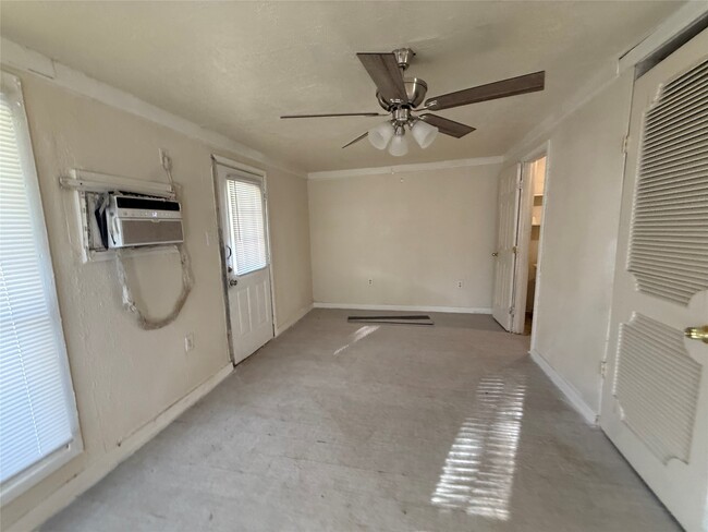 Building Photo - 5501 Malmedy Rd