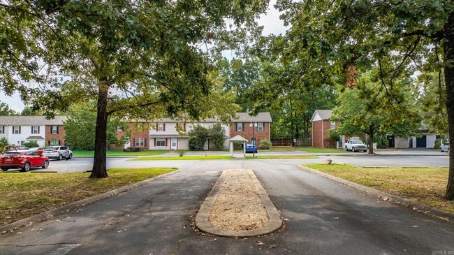 Building Photo - 200 Pine Forest Dr
