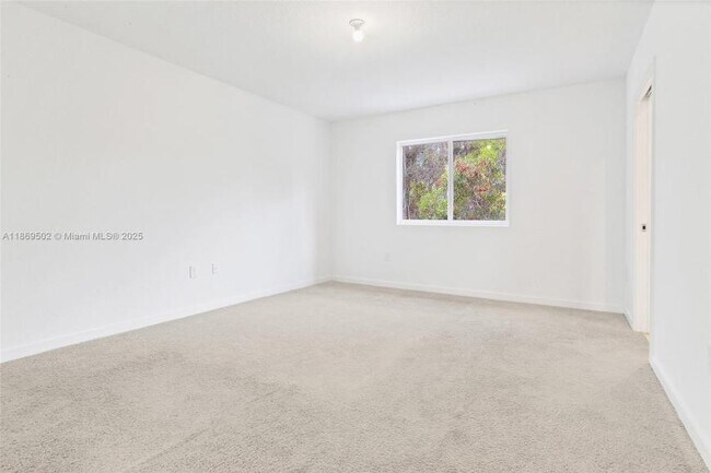 Building Photo - 3 bedroom in Miami Gardens FL 33169