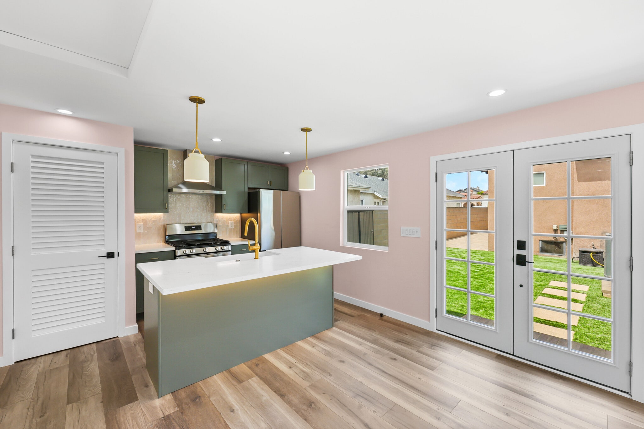 Building Photo - 4312 W 59th St