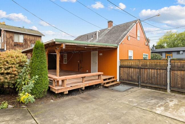 Building Photo - 5737 SE Harold St