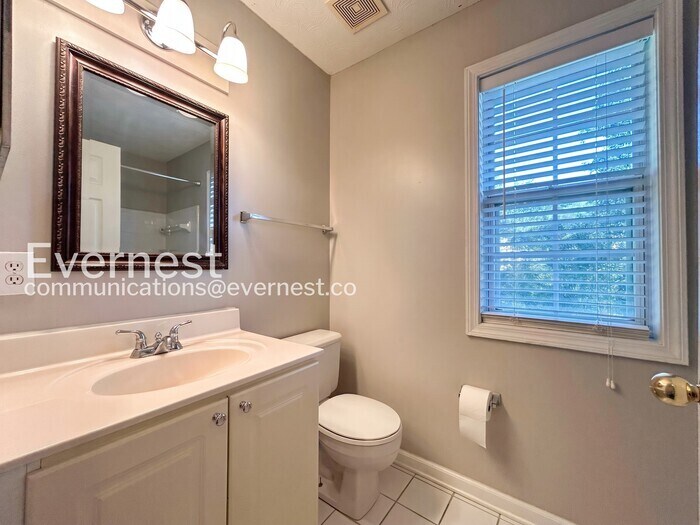 Building Photo - 2545 Waterstone Way