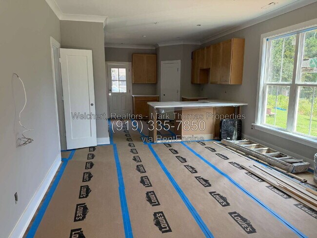 Building Photo - 1203 Fern St