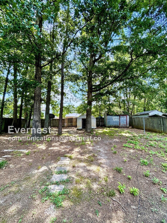 Building Photo - 818 Bedrock Ln