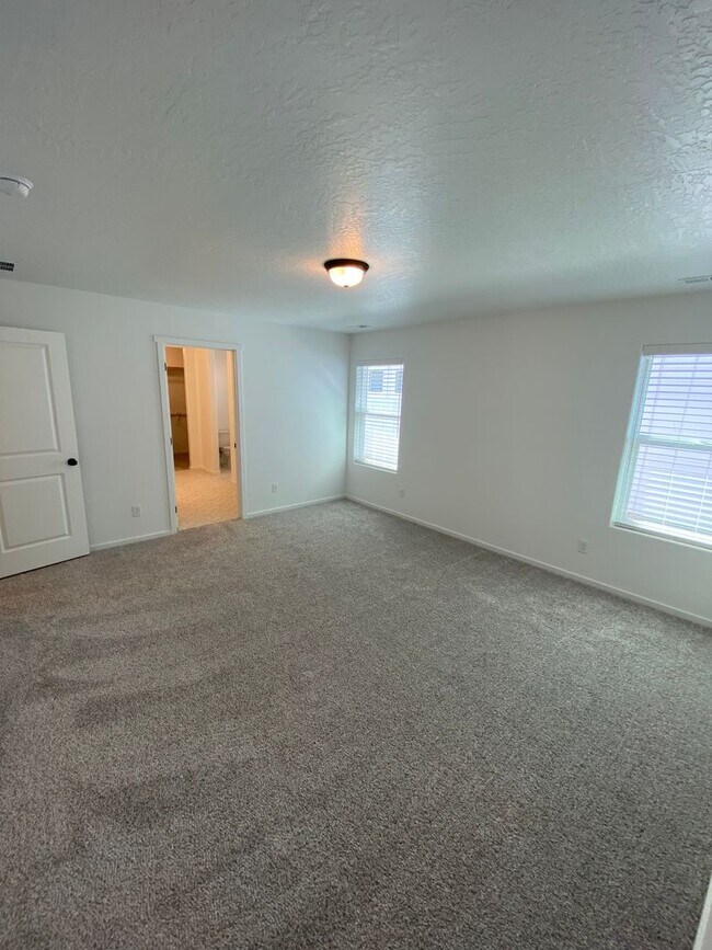 Building Photo - New Construction 3 Bed, 2 Bath House in Sp...