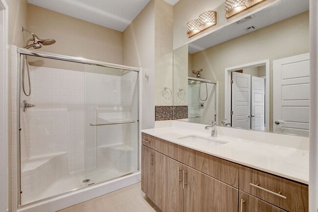 Building Photo - MOUNTAIN VIEW SUMMERLIN CONDO IN GATED COM...