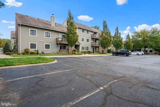 Building Photo - 607 Ravens Crest Dr