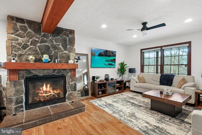 Building Photo - 761 Timberlake Dr