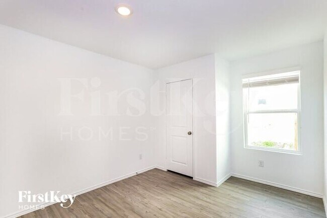 Building Photo - 8506 Rose Tanager