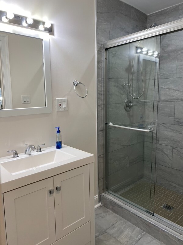 Building Photo - 2044 Great Falls St