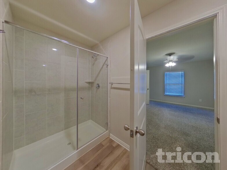 Building Photo - 144 Bandana Cir