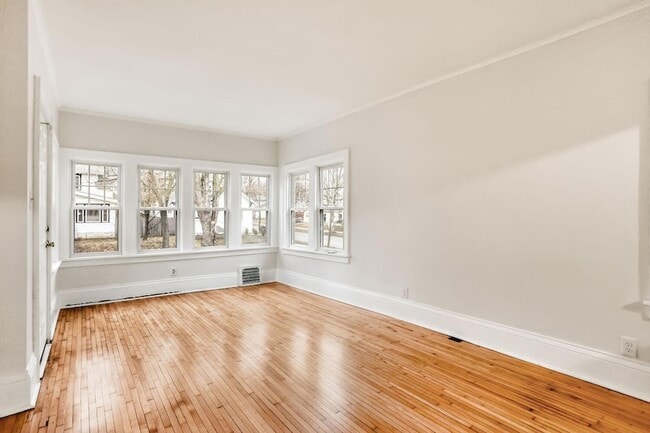 Building Photo - 3407 N Oliver Ave