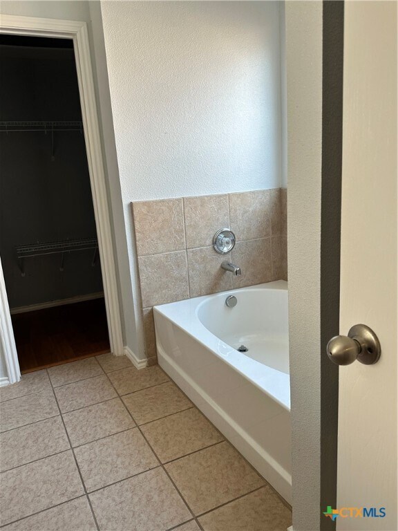 Building Photo - 2119 Belvedere Ct