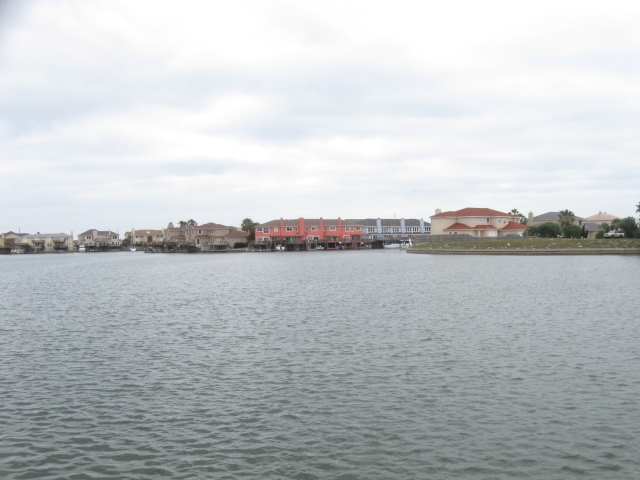 Building Photo - PADRE ISLAND HOME - EXTRA WIDE CANAL!